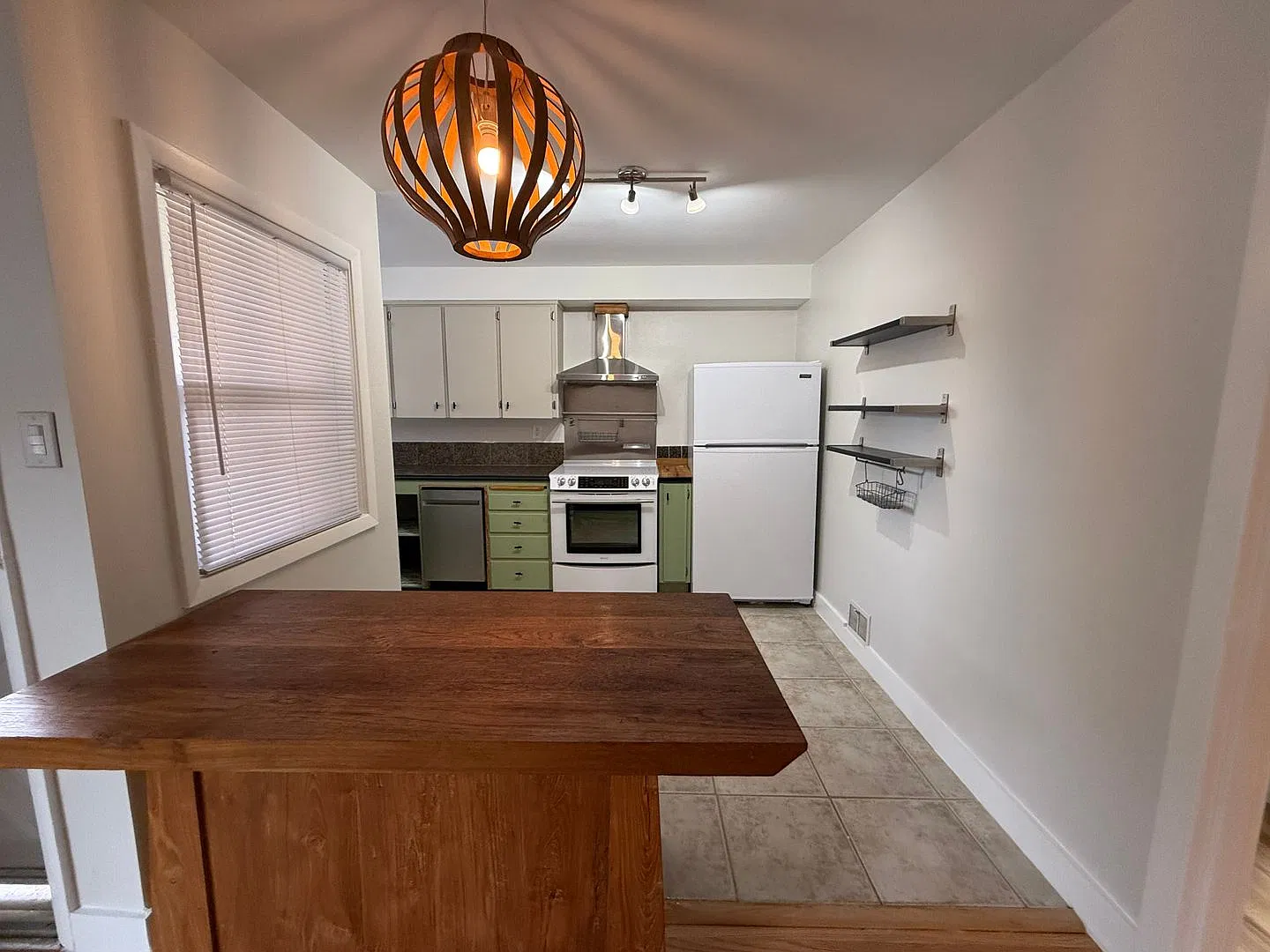 Adorable 1 bedroom, 1 bath duplex in Cully/ NE Portland! Single level, 2 Assigned spots, Fenced y... — Photo 4