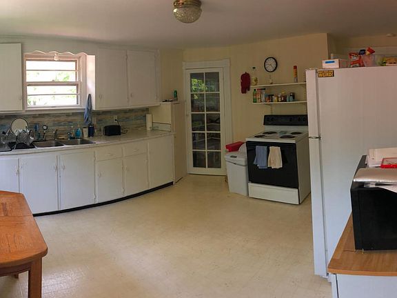 Kitchen Area (lived in)