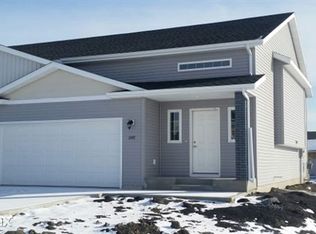 1343 13th St W, West Fargo, ND