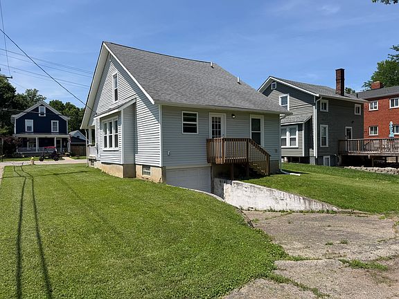 3rd image of 804 Forest Ave