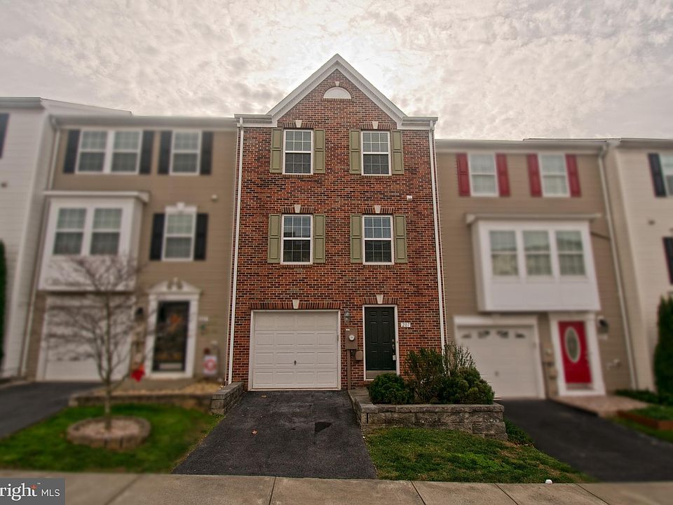 1st image of 207 Monticello Sq