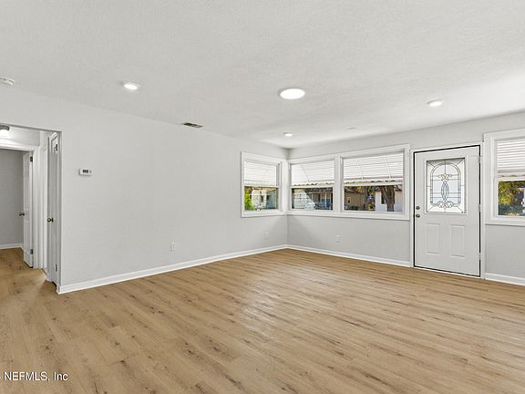 2nd image of 933 ONTARIO Street