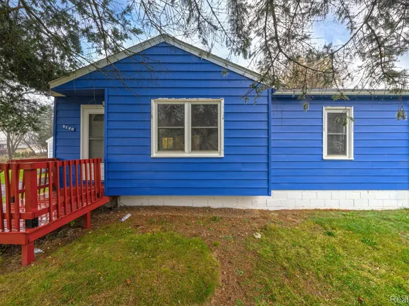 6140 Jameson Dr, Waterford, MI 48329