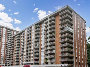 2012 Fullerton Ave #1001, North Vancouver, BC V7P 3E3