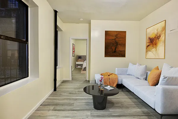 Rented by The Agency | media 2