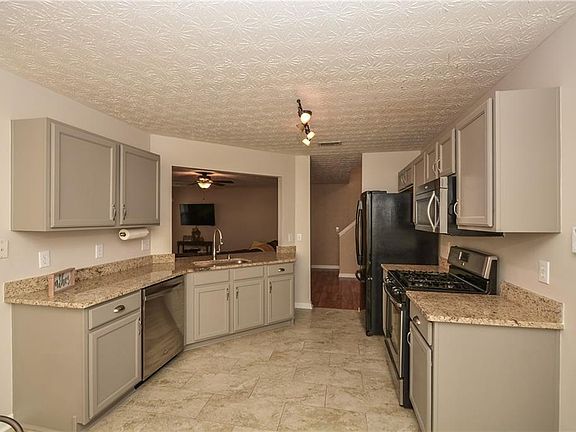 4th image of 234 Weatherstone Pointe Dr