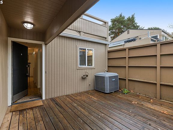 4th image of 17555 NW Shorewood Dr