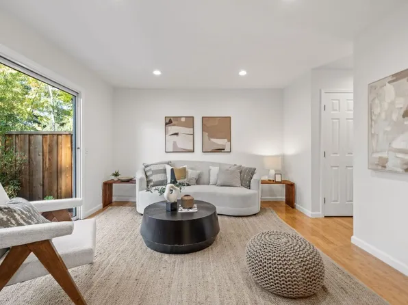 3152 Middlefield Rd, Palo Alto, CA 94306