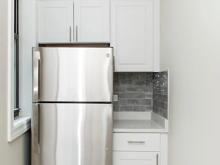 2909 N Mildred Ave #3 — Photo 6