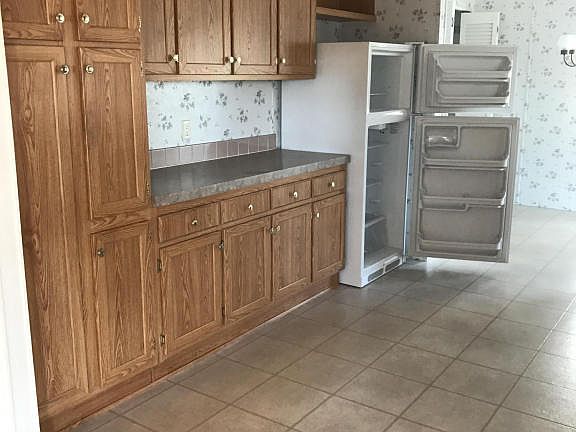 4th image of 317 Grimes Dr