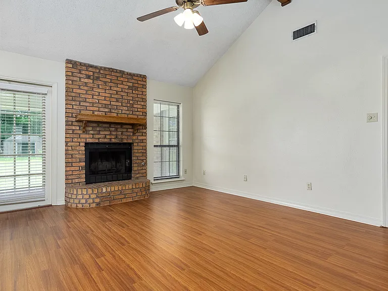 5602 Pampus Ln — Photo 9