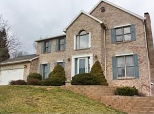 40 S Lake Dr, Parkersburg, WV 26101