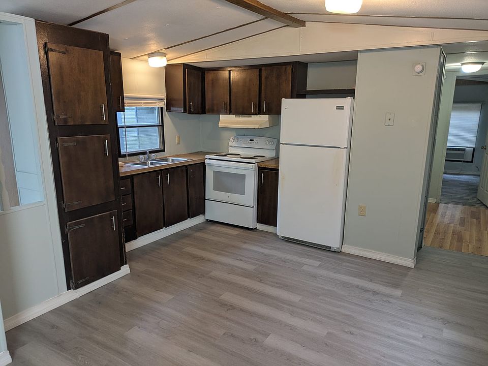 1st image of 2207 Dora Dr