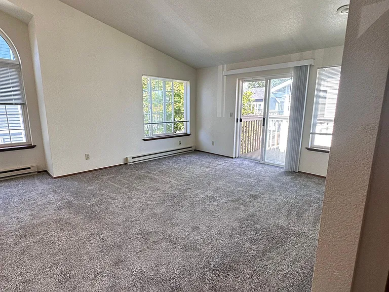 5671 Eagle Pkwy #3 — Photo 4