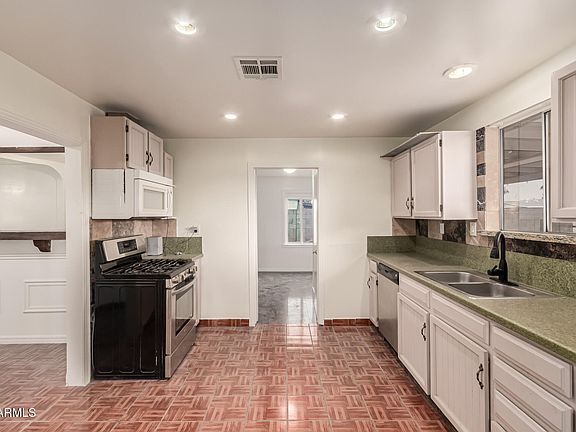 5th image of 1642 N 38TH Avenue
