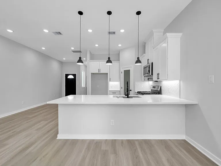 14833 Spica Ct — Photo 4