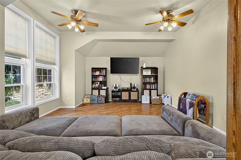 4th image of 213 S 78th Avenue