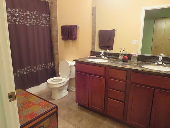 2nd image of 2923 N Clybourn Ave Unit 204