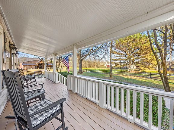 3rd image of 185 Dogwood Dr