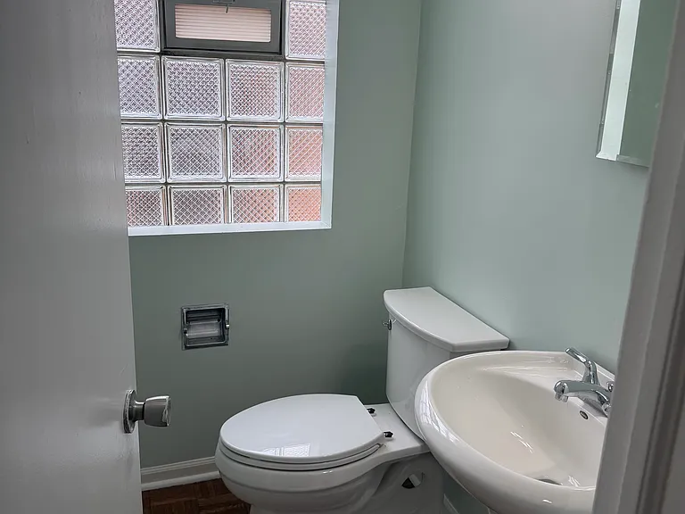 9400 S Wabash Ave — Photo 4