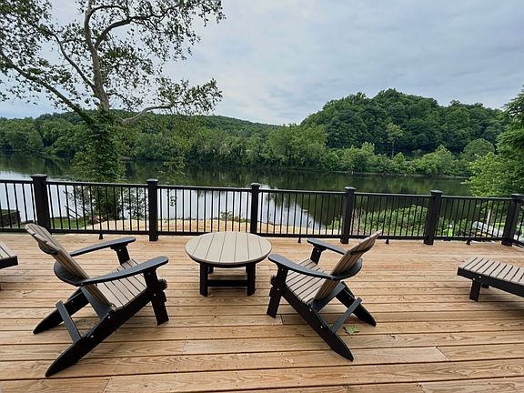 2nd image of 487 River Rd