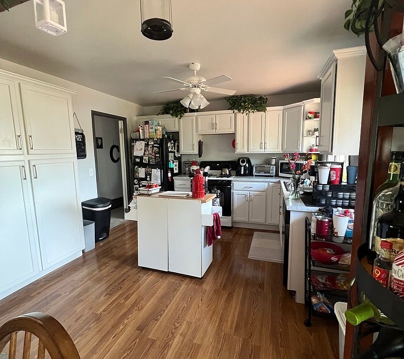 2nd image of 523 Westgate Ter