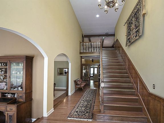 Front Door entry and stairs