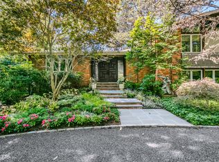 7 Oakwood Dr, Lloyd Harbor, NY 11743