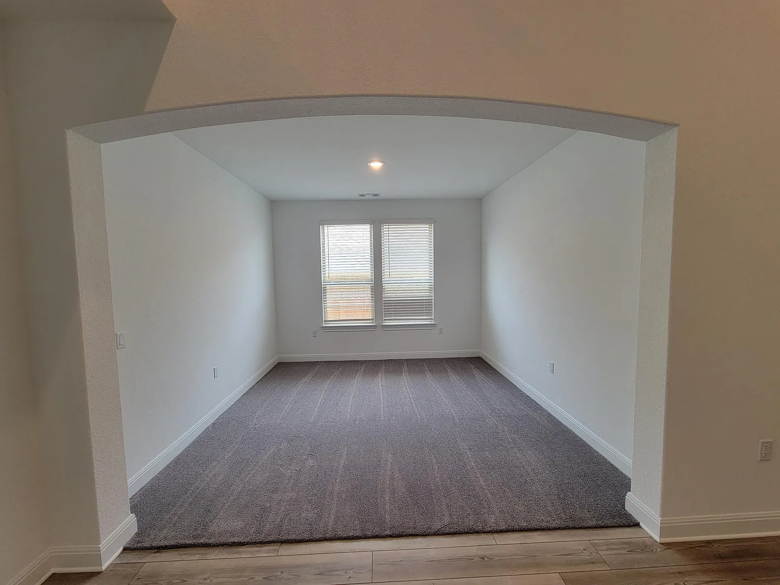 4 bed, 3370 sqft, $2,850 — Photo 4