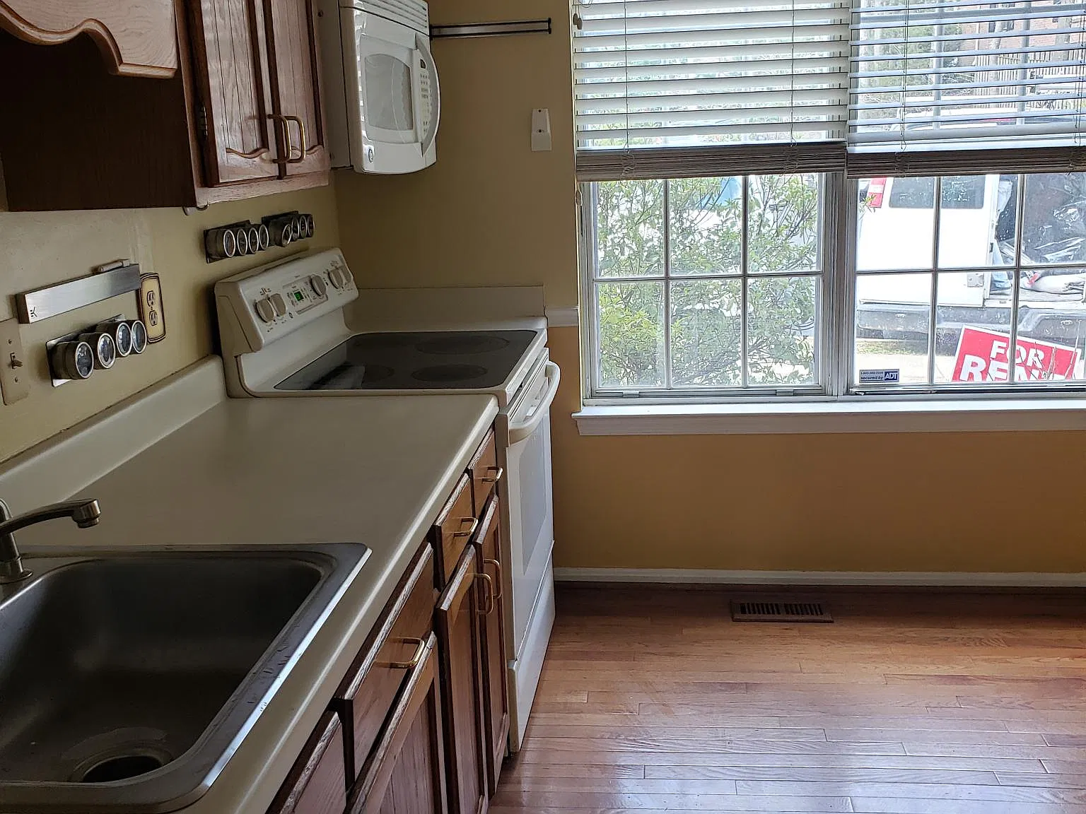 5737 Heritage Hill Ct — Photo 4
