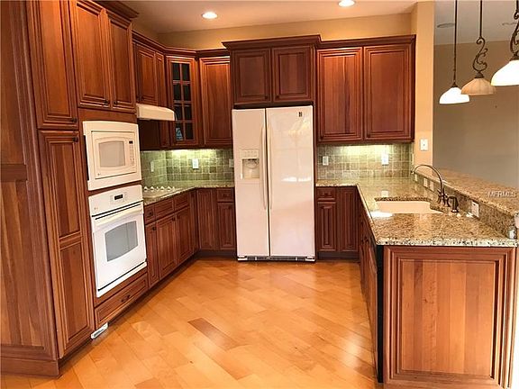 4th image of 584 Gunston Ct