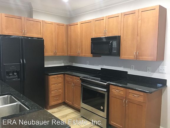 5th image of 3001 10th St #704