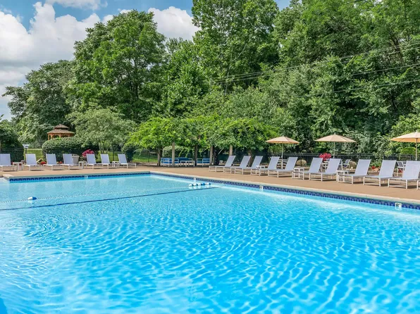 Arrowhead Apartments