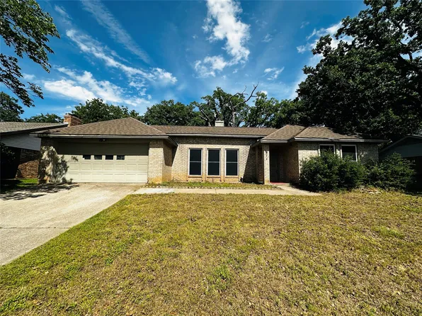 2511 Tanglewood Dr, Grapevine, TX 76051