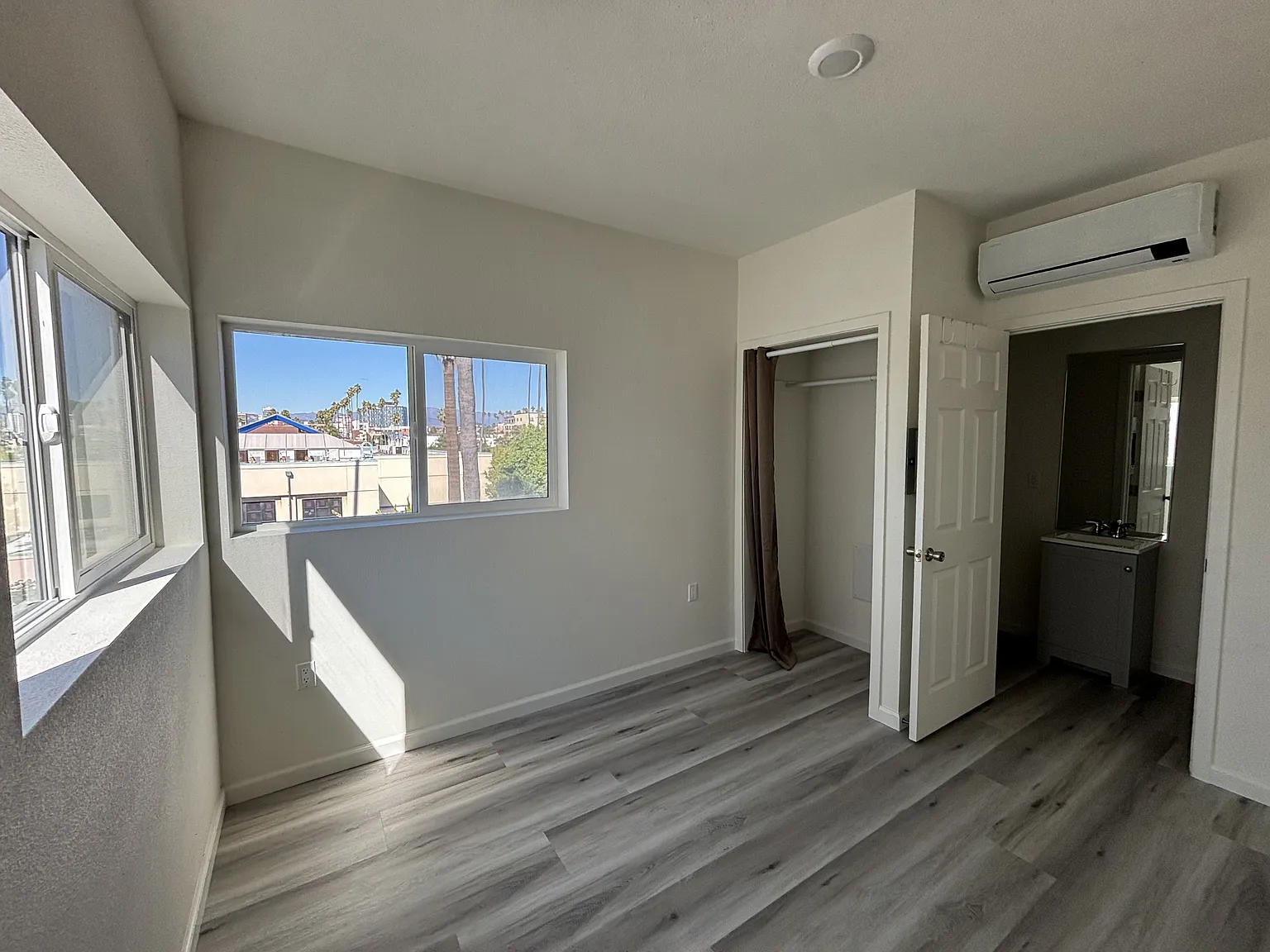 1101 Magnolia Avenue - #C — Photo 3