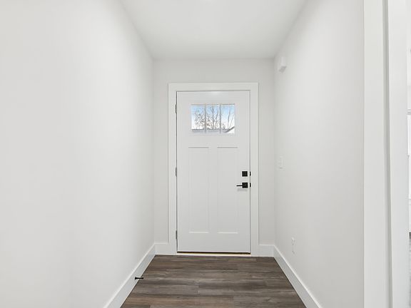 3rd image of 5033 Aspen Spring Way