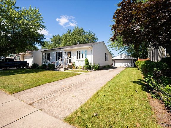 4th image of 160 Frederick Rd