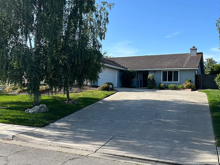 2484 Starling Dr — Photo 5
