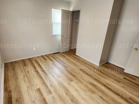 2nd image of 2462 N Chautauqua Ave