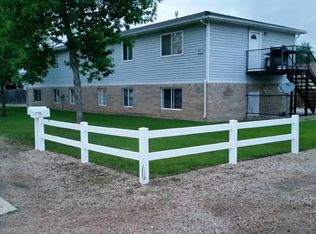 909 40th St, Evans, CO 80620