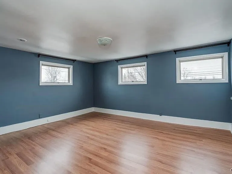 637 Coffeen St — Photo 19