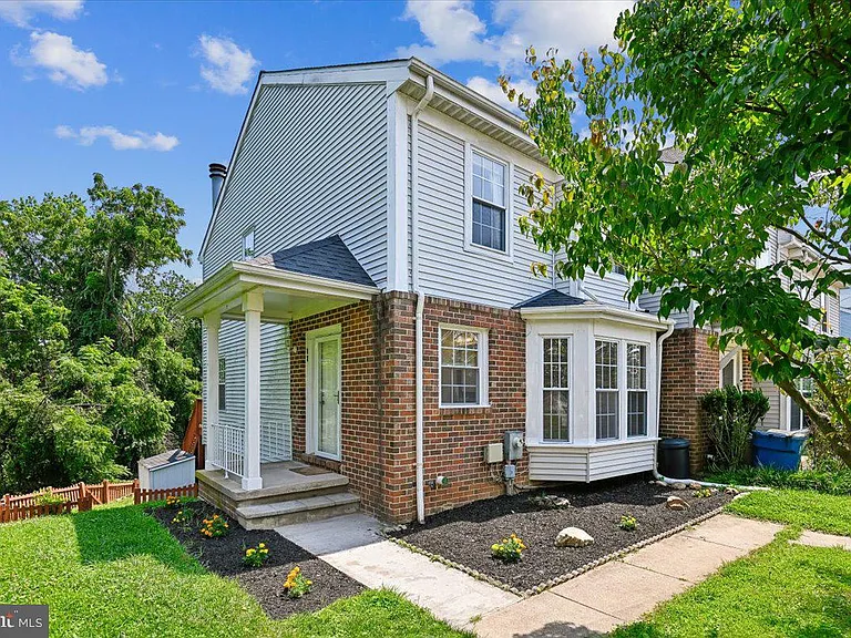17 Ruddington Ct — Photo 1