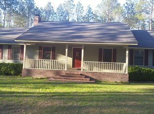135 Loganberry Rd, Du Pont, GA 31630