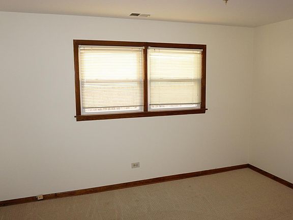 4th image of 5614 N Maplewood Ave #2