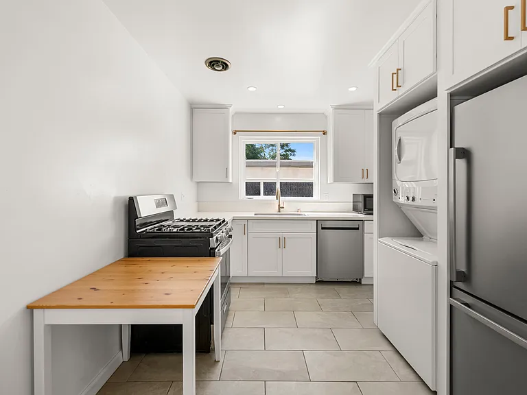 1717 Selby Ave — Photo 13