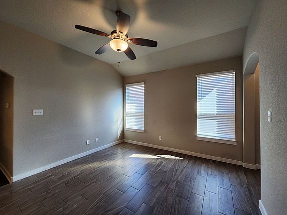 5th image of 549 Creekside Frst