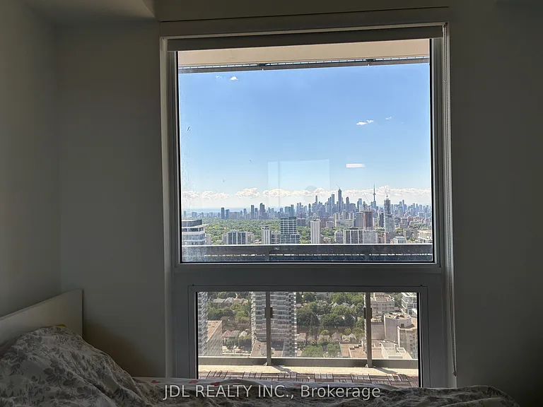 39 Roehampton Ave #3704 — Photo 3