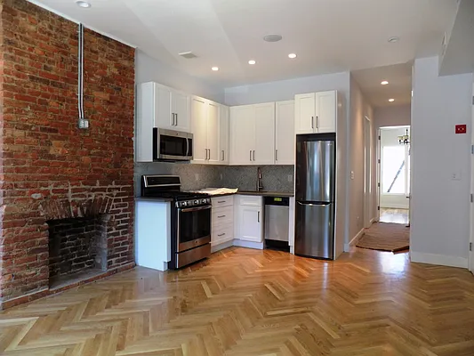 Rented by Blue Egg Realty Corp | media 29