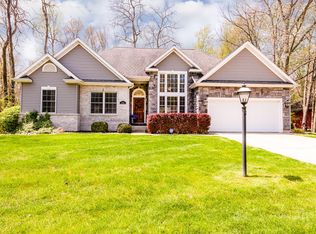 396 Arbor Rdg, Benton Harbor, MI 49022