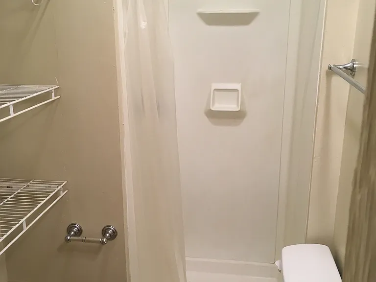 821 Pine St #2A — Photo 4
